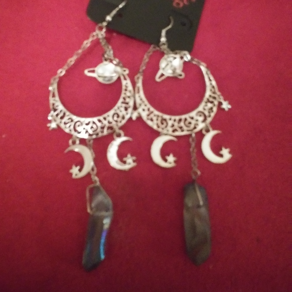 Bnwt planet/moon Earings 🌙